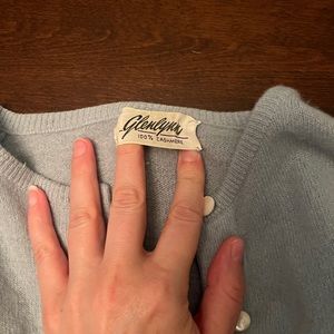 100% cashmere small cropped blue cardigan. Vintage Glenlynn from the 1950s.